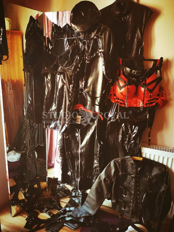 Astrid Studio Royal®